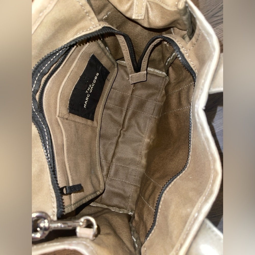 Marc Jacobs Tan and Black Tote Bag with Versatile Strap - Picture 4 of 6